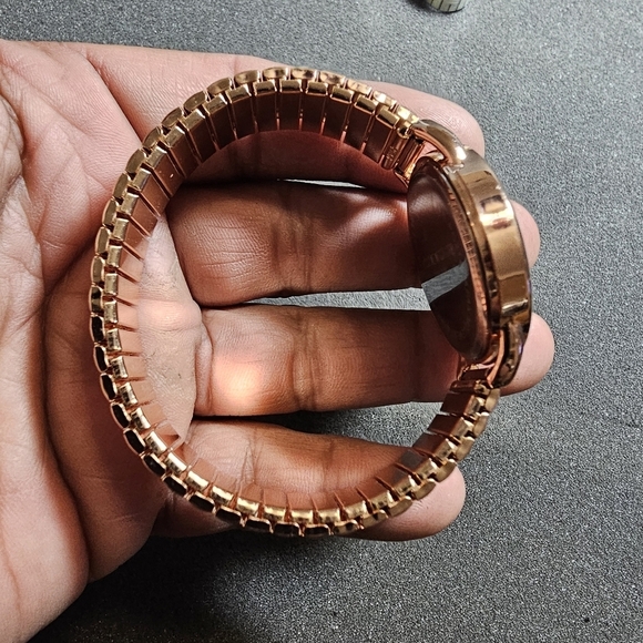 Accutime Ladies Quartz Fashion Watch Rose Gold Tone MOP Roman Dial Working - Picture 7 of 10